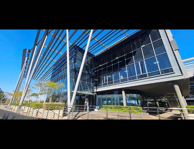 BUSINESS PROPERTY TO RENT IN WOODMEAD